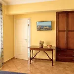 Joy's Deluxe Ortigia Oda ve Kahvaltı
