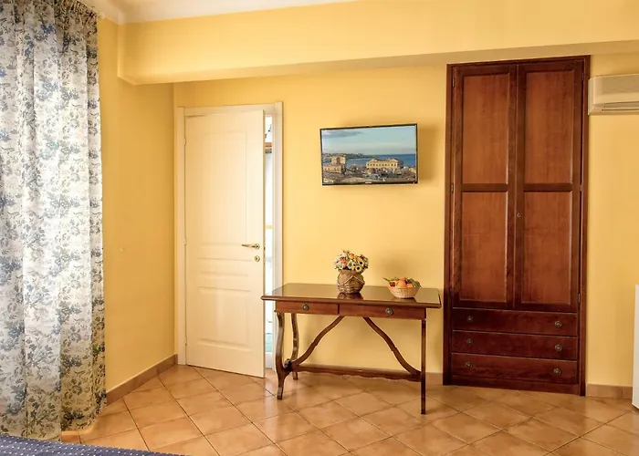 Joy's Deluxe Ortigia Bed & Breakfast
