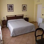 Joy's Deluxe Ortigia