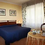 Joy's Deluxe Ortigia 4*