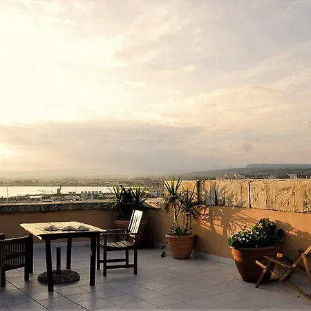 Joy's Deluxe Ortigia B&B 4*