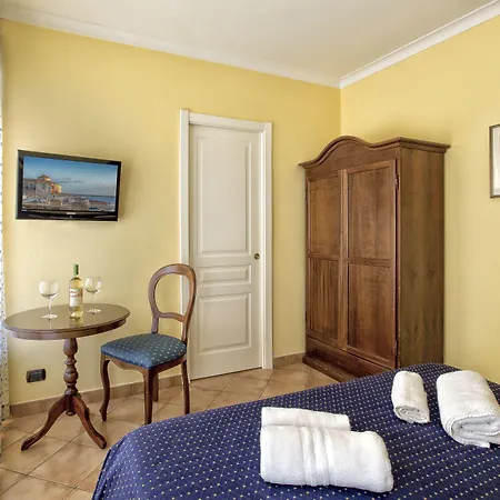 Joy's Deluxe Ortigia 4*