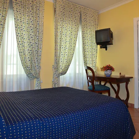 Joy's Deluxe Ortigia Bed & Breakfast