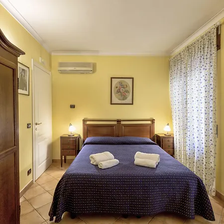 Joy's Deluxe Ortigia