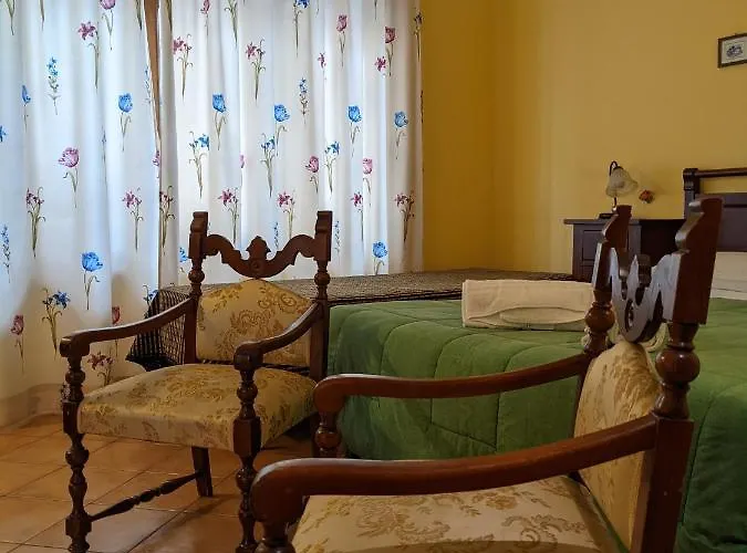 Joy's Deluxe Ortigia