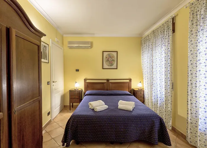 Joy's Deluxe Ortigia