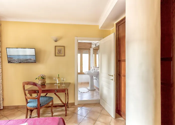 Joy's Deluxe Ortigia Bed & Breakfast Syracuse