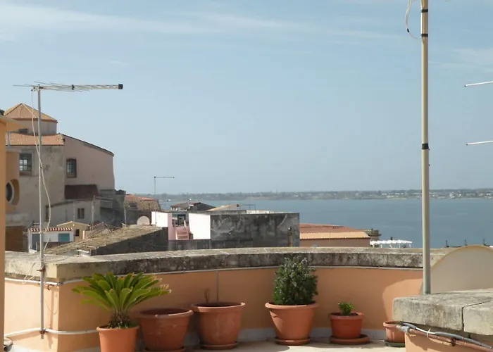 Joy's Deluxe Ortigia Bed & Breakfast 4*